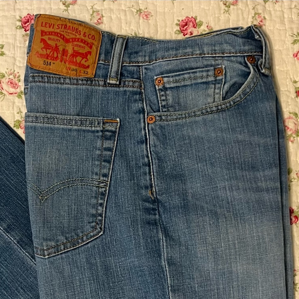 Levi’s 514 Straight Fit - 31” x 30.5”